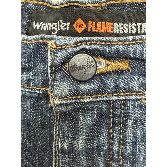 Wrangler FR Blue Jeans Women’s Sz 11 34x30 Flame Resistant Straight Leg - Picture 4 of 13